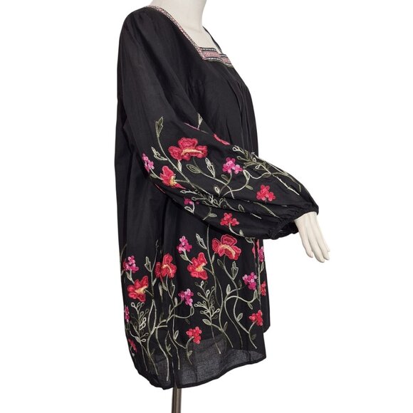 Calessa Women's Size M Floral Peasant Top Black Side Slits Embroidered (53) - Picture 2 of 12
